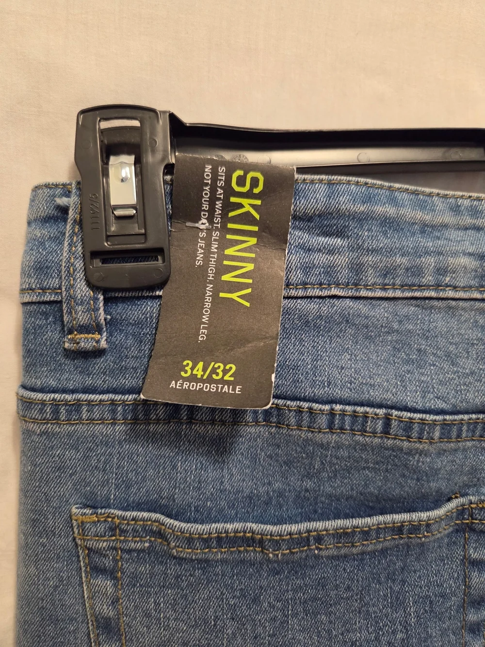 Aeropostale Men's Skinny Jeans in Medium Blue Wash